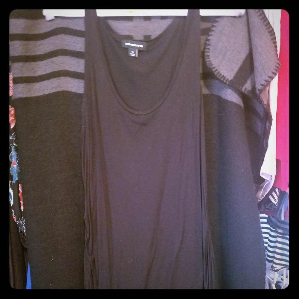 Black drapey tank